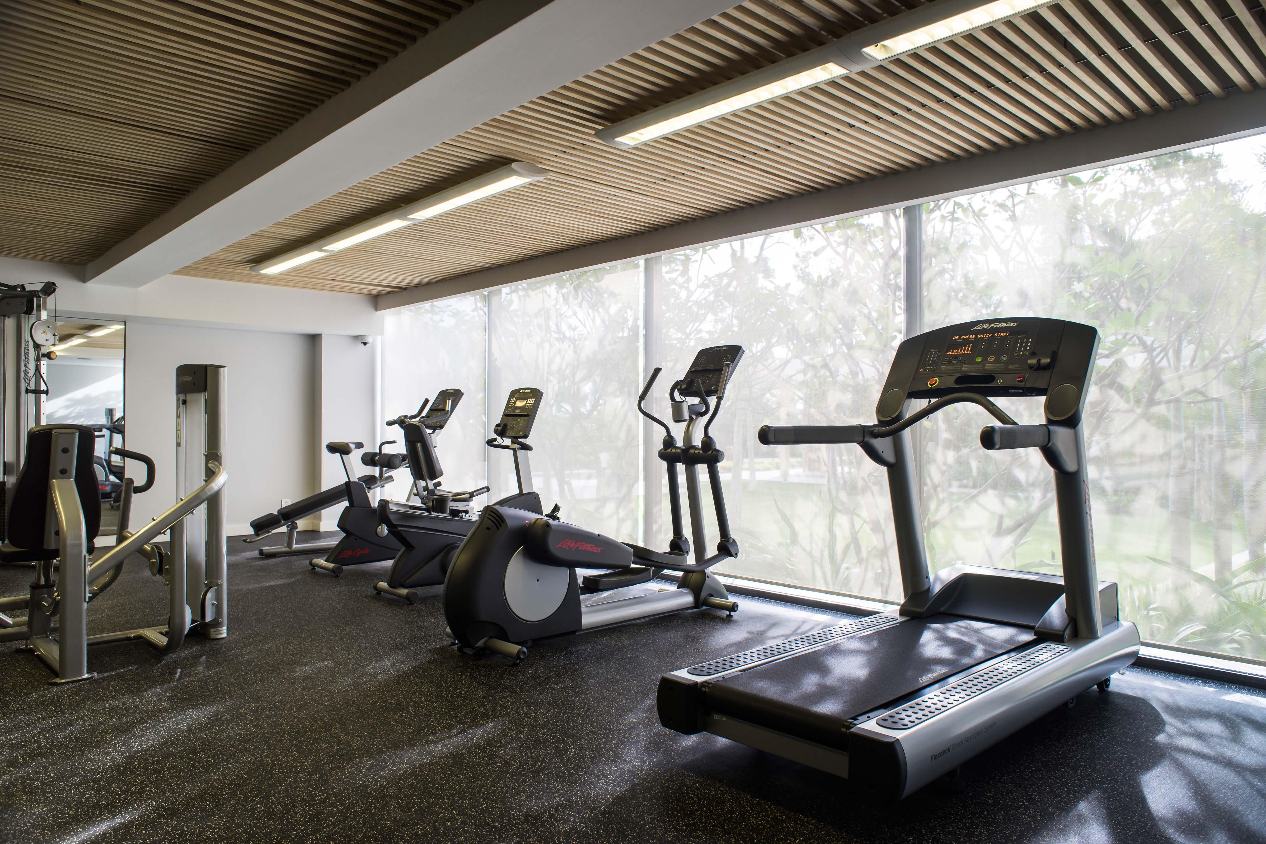 منتجع ساليندا جزيرة بو كوك دونغ دونغ المظهر الخارجي الصورة The gym at the University of Nottingham's Jubilee Hall