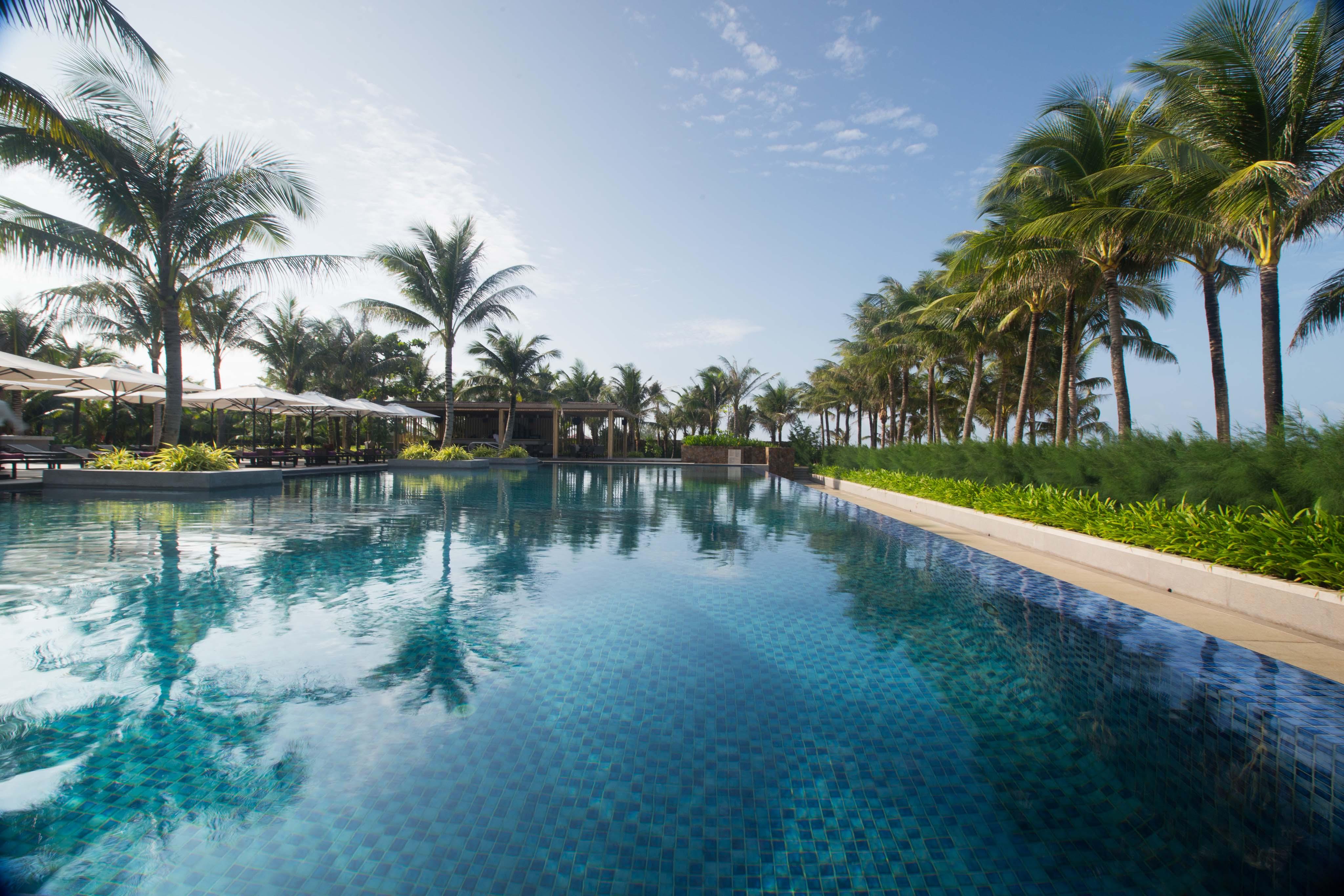 منتجع ساليندا جزيرة بو كوك دونغ دونغ المظهر الخارجي الصورة The pool at Vinpearl Hotel Nha Trang